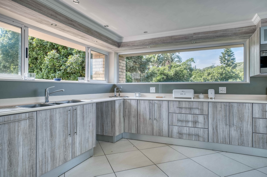 5 Bedroom Property for Sale in Blue Horizon Bay Eastern Cape